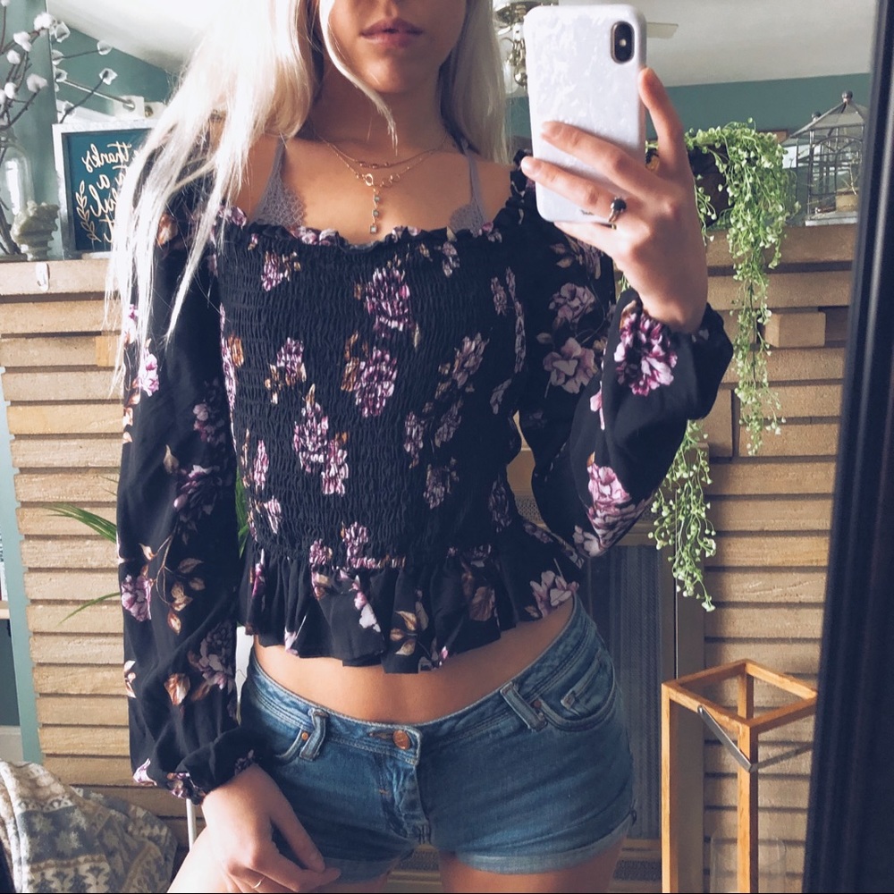 Floral Top w/ Ruffles